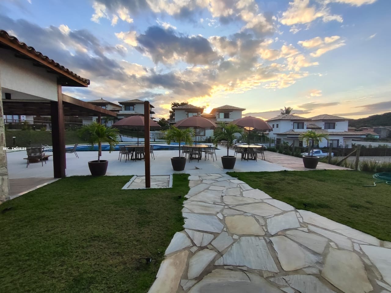 Casa de Condomínio à venda com 4 quartos, 312m² - Foto 6