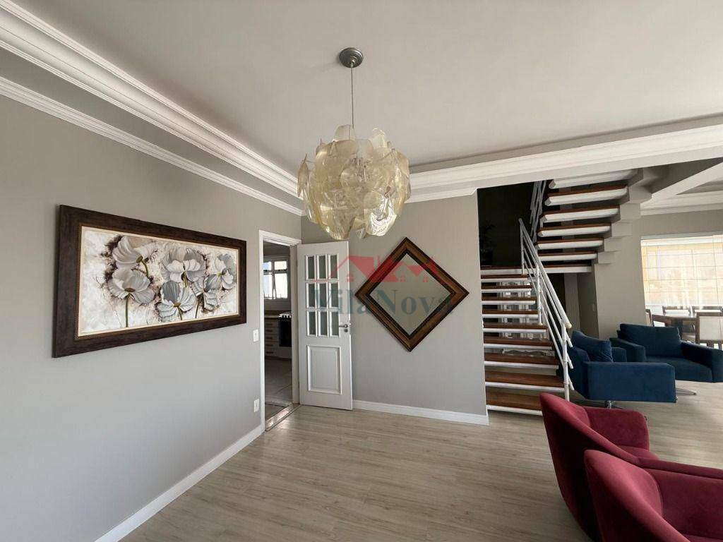 Apartamento para alugar com 4 quartos, 200m² - Foto 6