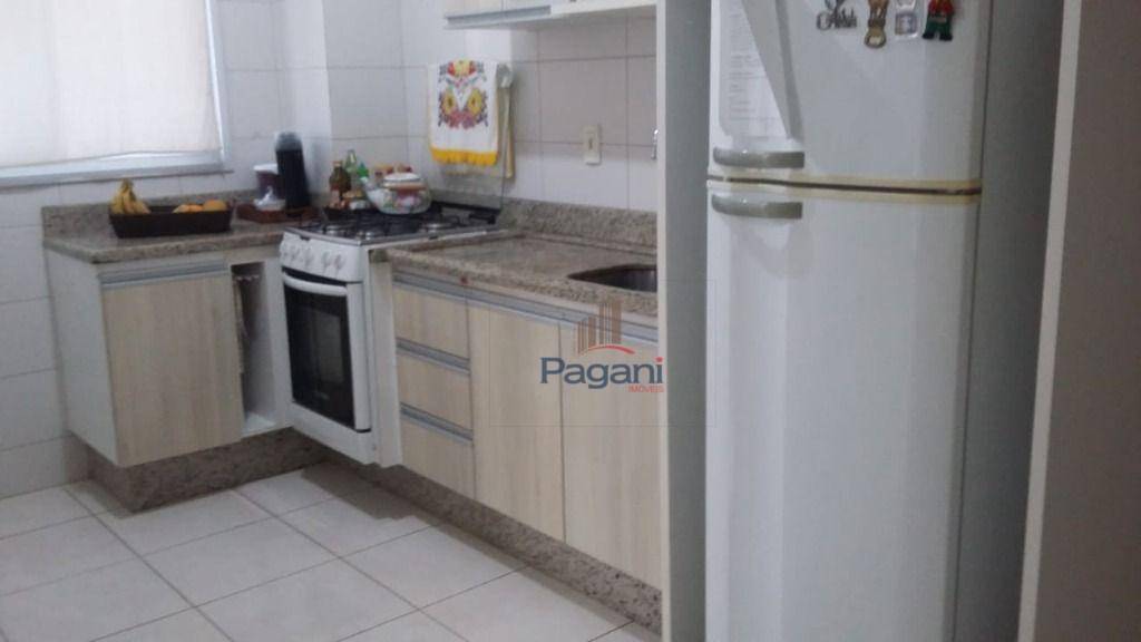 Apartamento à venda com 2 quartos, 64m² - Foto 3
