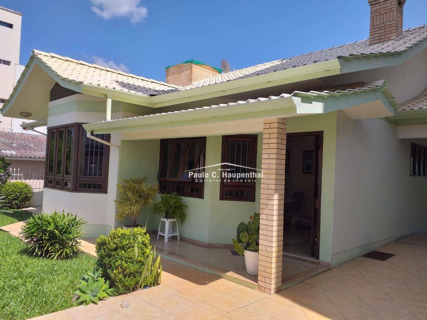 Casa à venda com 3 quartos, 220m² - Foto 1