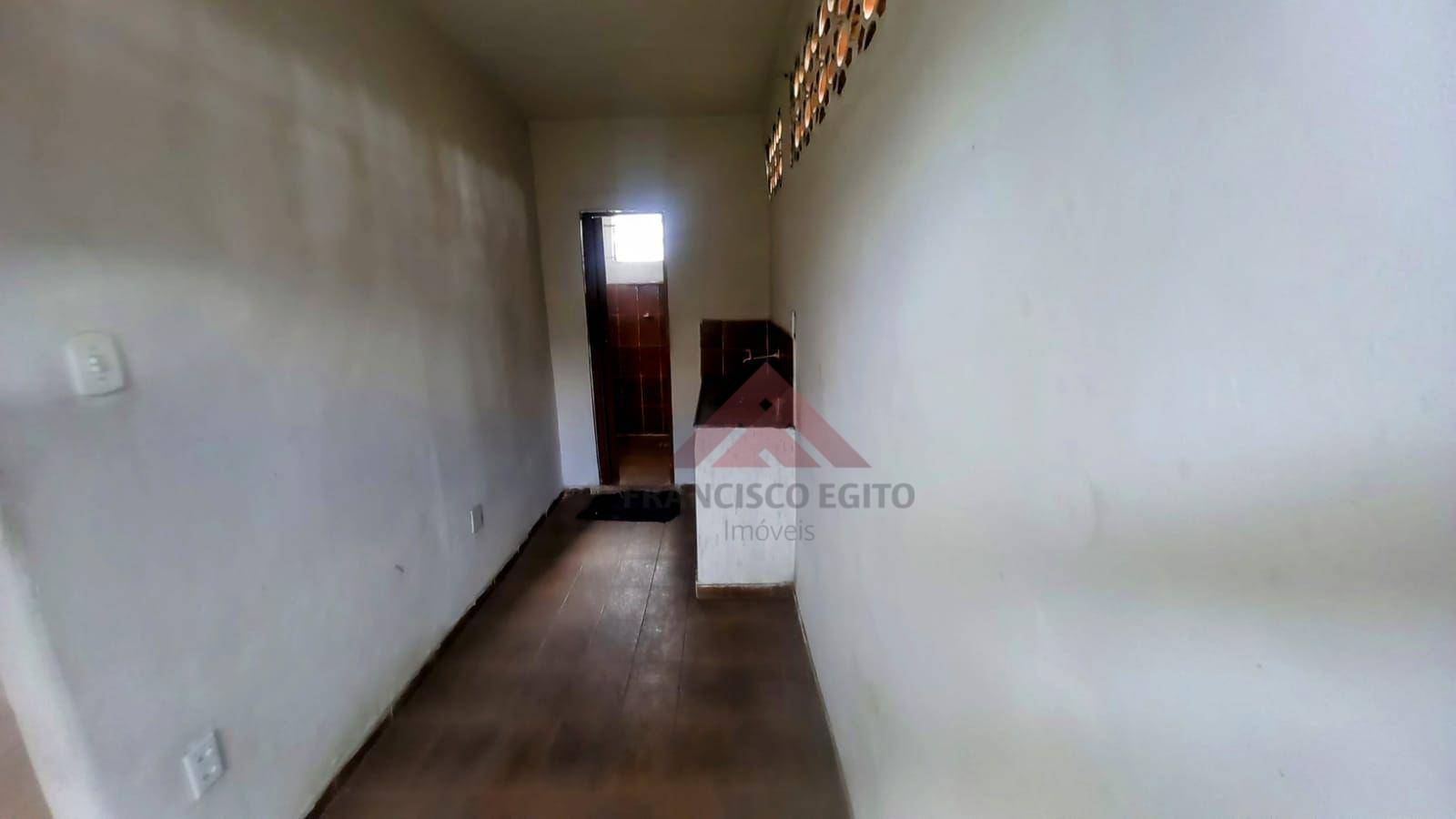 Casa à venda com 2 quartos, 306m² - Foto 9