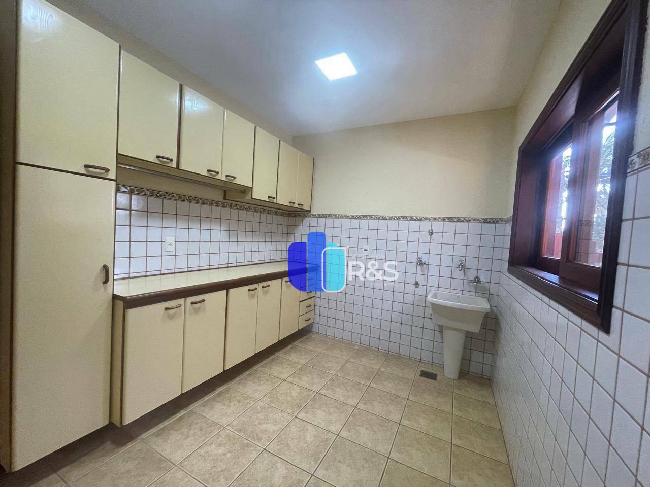 Casa de Condomínio à venda com 5 quartos, 305m² - Foto 13