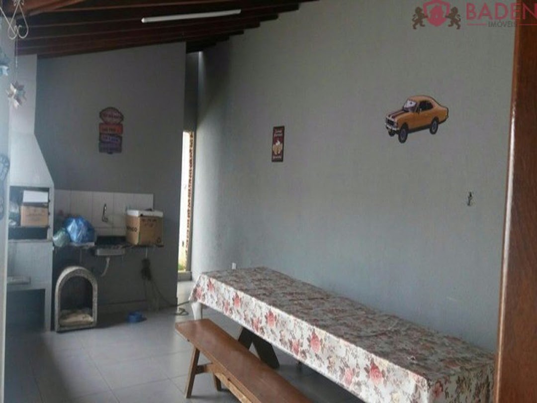 Casa à venda com 3 quartos, 150m² - Foto 2