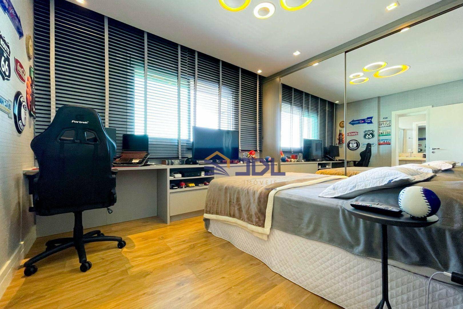 Apartamento à venda com 3 quartos, 203m² - Foto 19