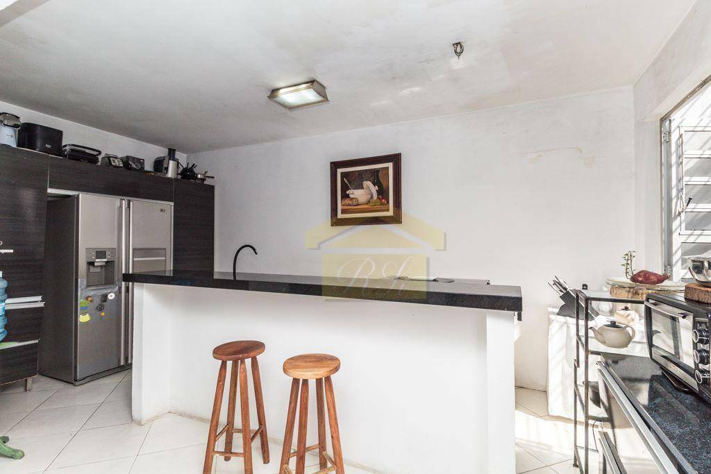 Casa à venda e aluguel com 4 quartos, 220m² - Foto 10