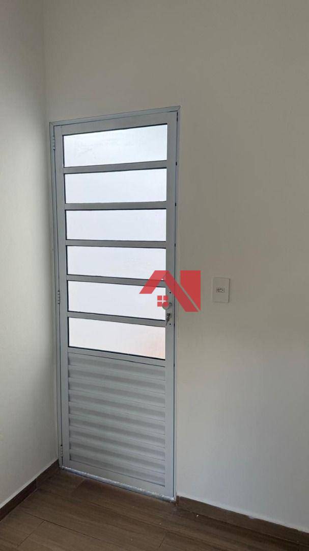 Casa à venda com 3 quartos, 70m² - Foto 7