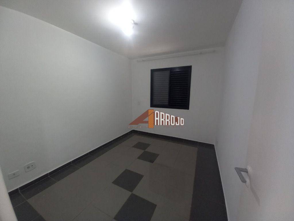 Apartamento à venda com 3 quartos, 115m² - Foto 19