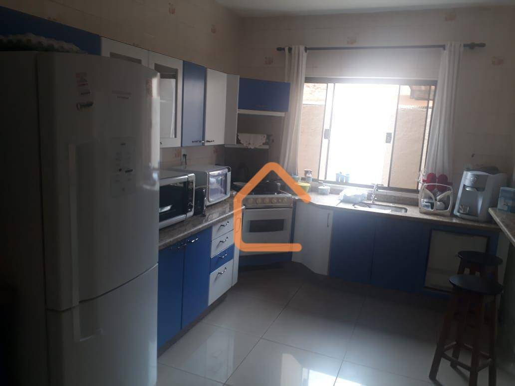 Casa, 3 quartos, 187 m² - Foto 4