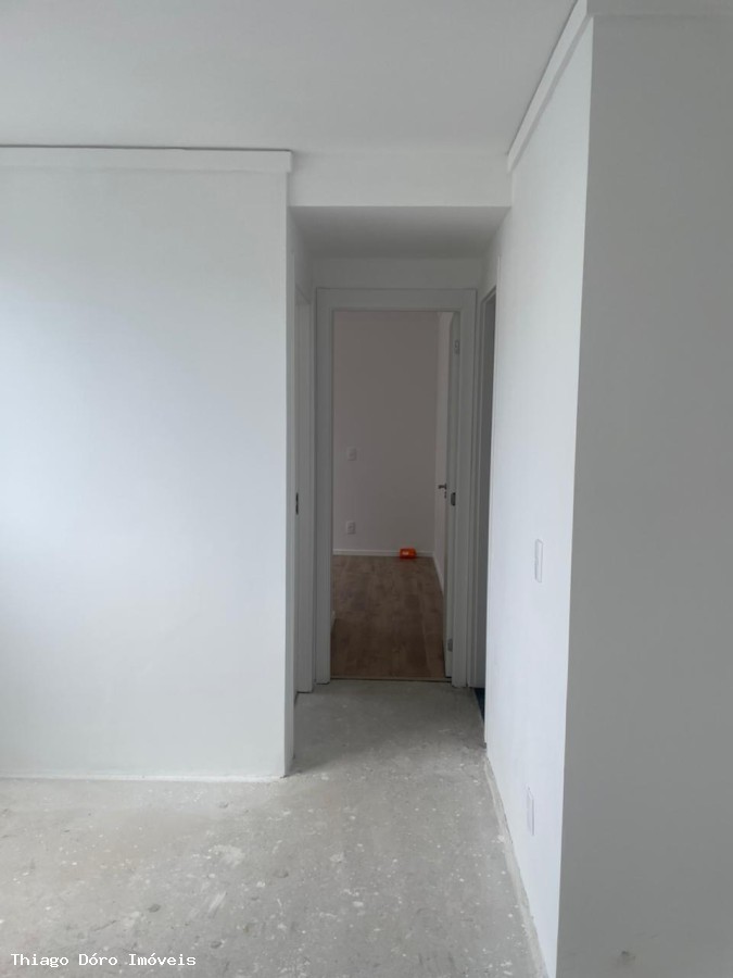 Apartamento à venda com 2 quartos, 37m² - Foto 13