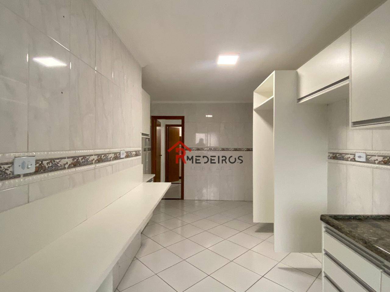 Apartamento para alugar com 3 quartos, 132m² - Foto 9