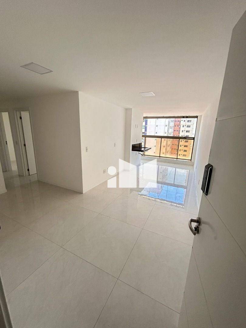 Apartamento à venda com 3 quartos, 90m² - Foto 4