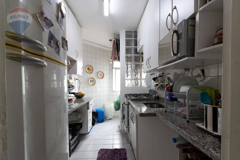 Apartamento à venda com 2 quartos, 65m² - Foto 30