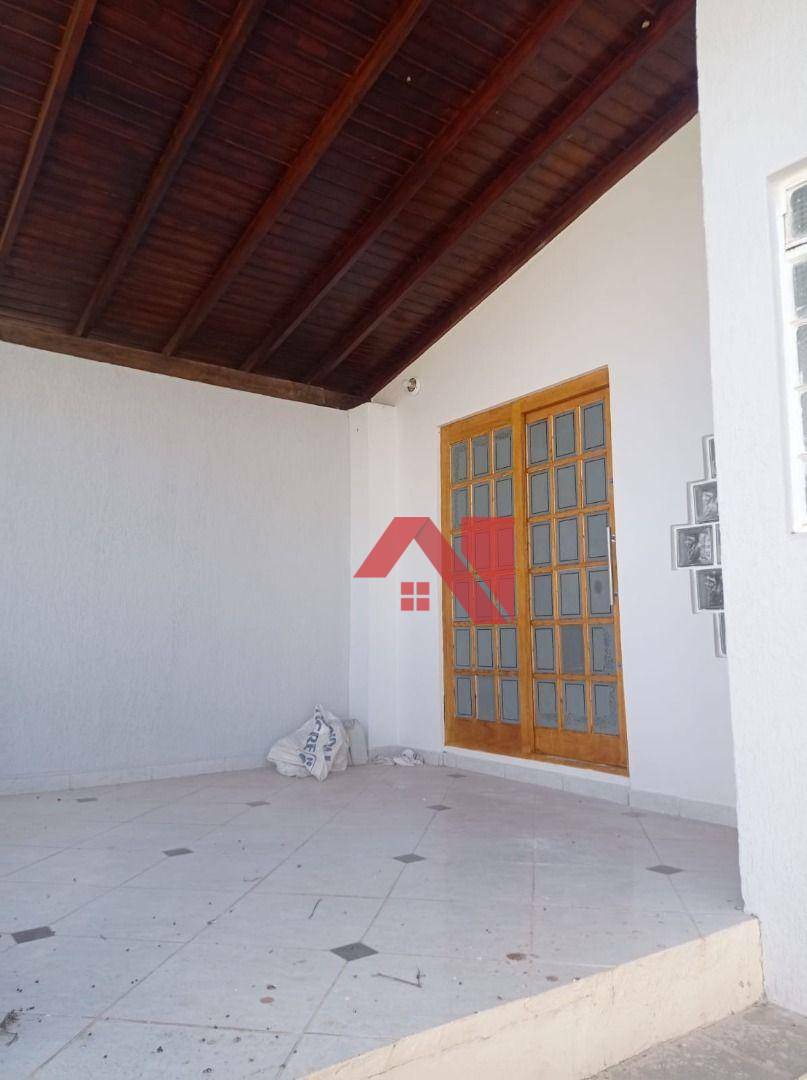 Casa à venda com 2 quartos, 140m² - Foto 2