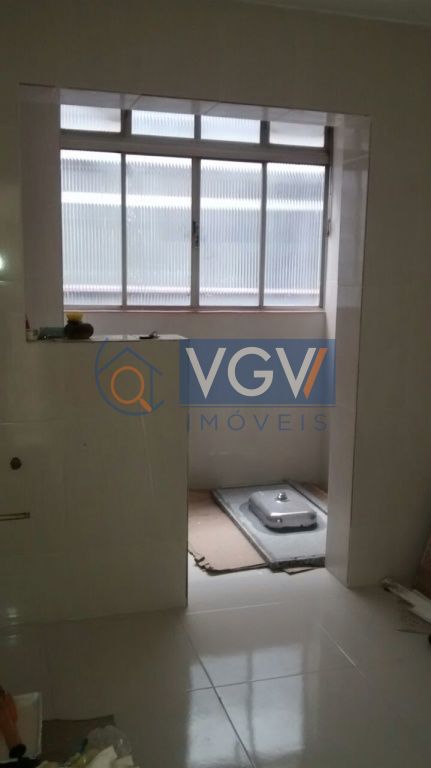 Apartamento à venda com 2 quartos, 60m² - Foto 2