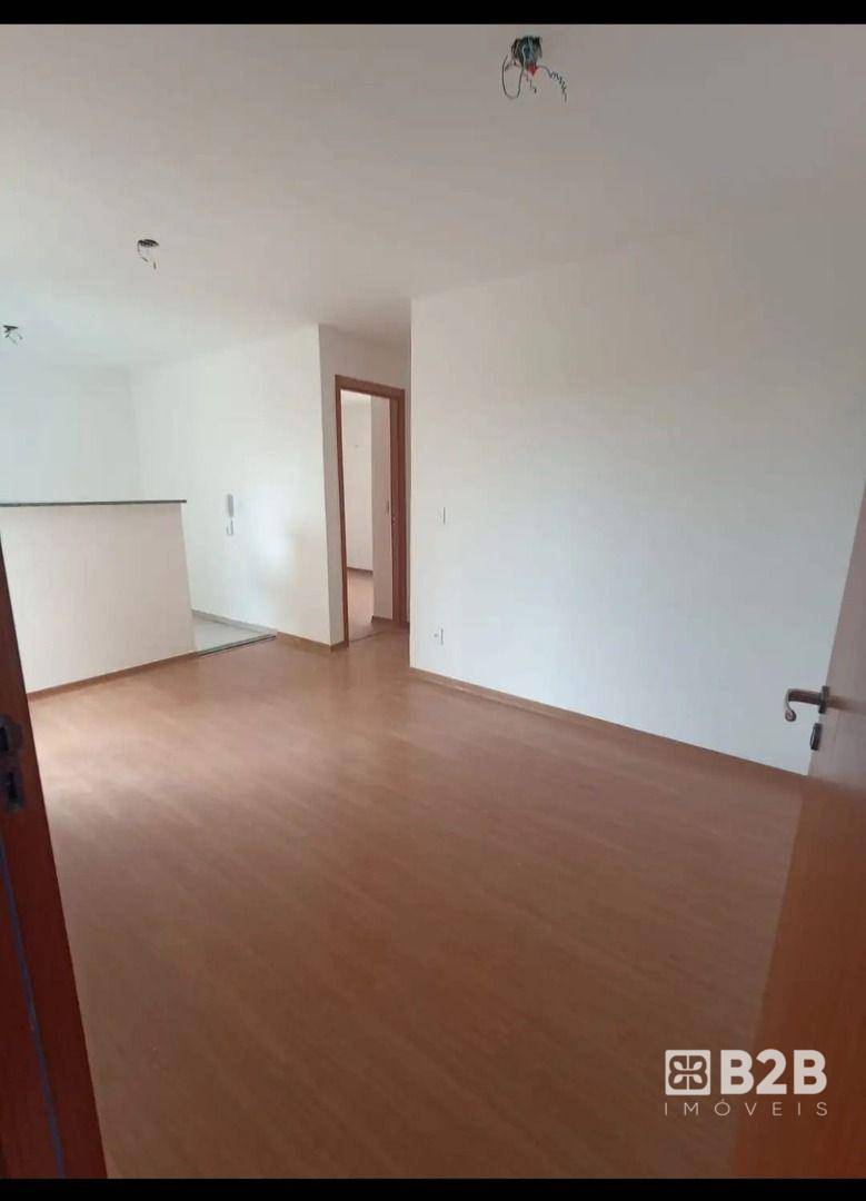 Apartamento à venda com 2 quartos, 43m² - Foto 4