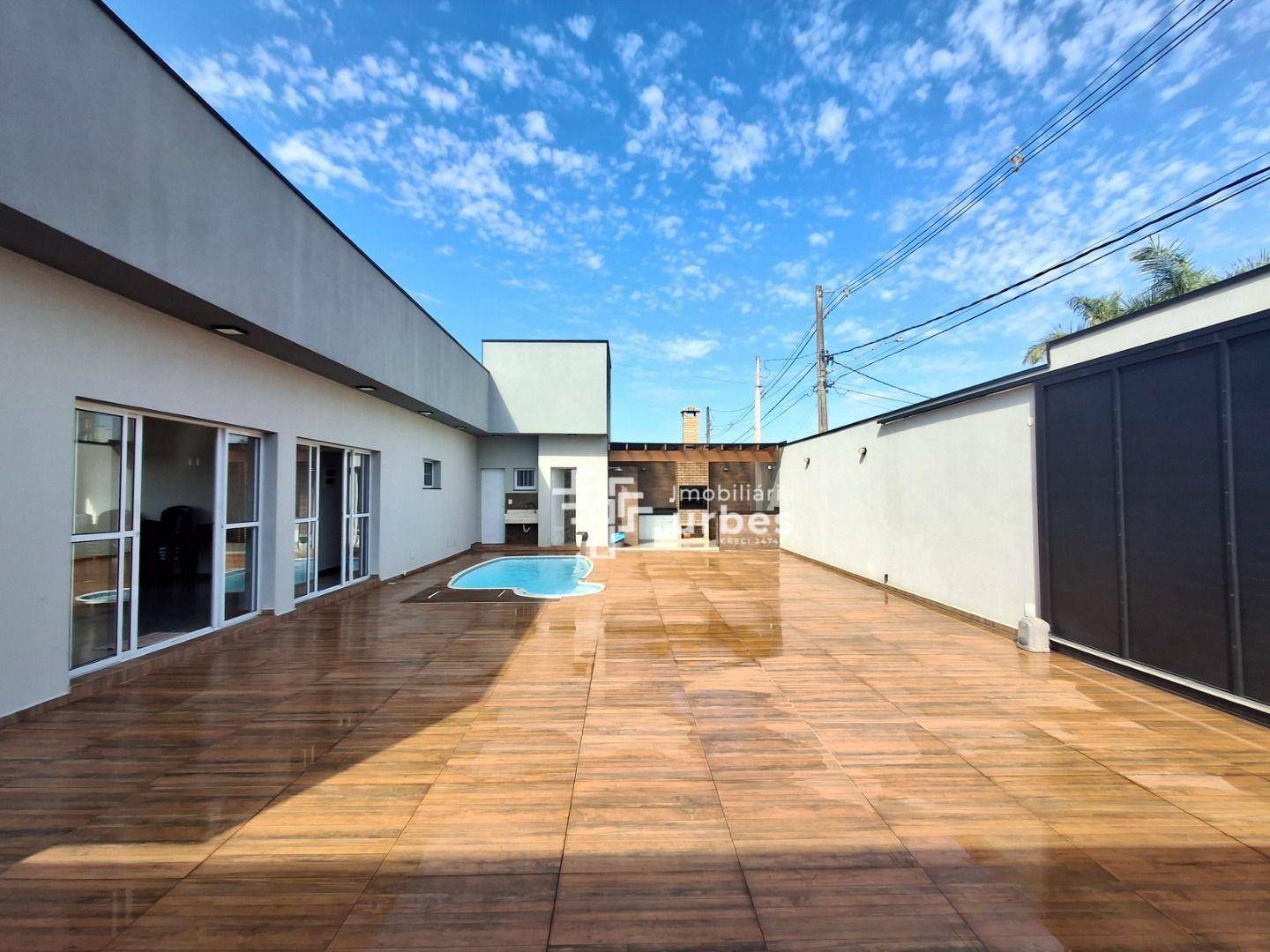 Casa à venda e aluguel com 3 quartos, 215m² - Foto 2