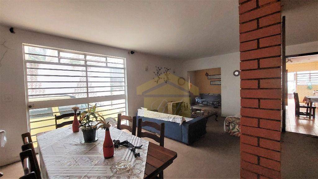 Sobrado à venda com 4 quartos, 240m² - Foto 2