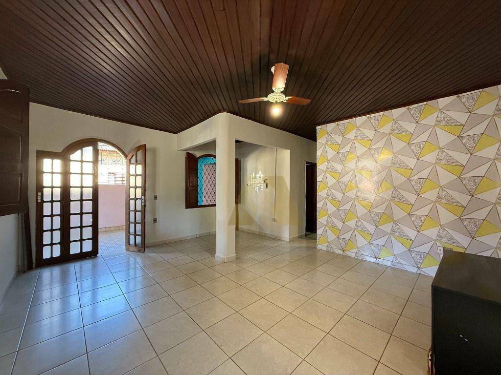 Casa para alugar com 3 quartos, 195m² - Foto 7