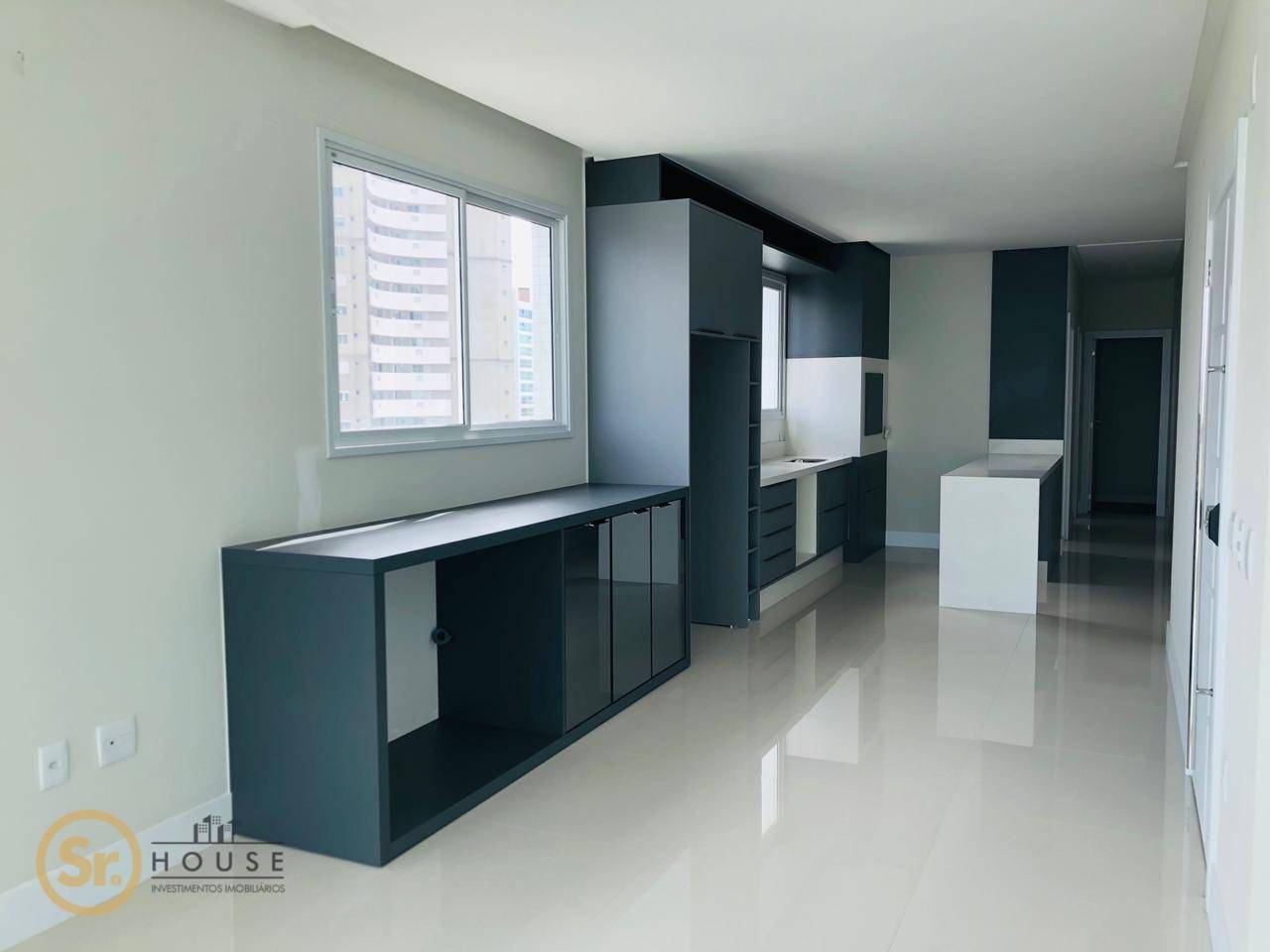 Apartamento à venda com 4 quartos, 165m² - Foto 4