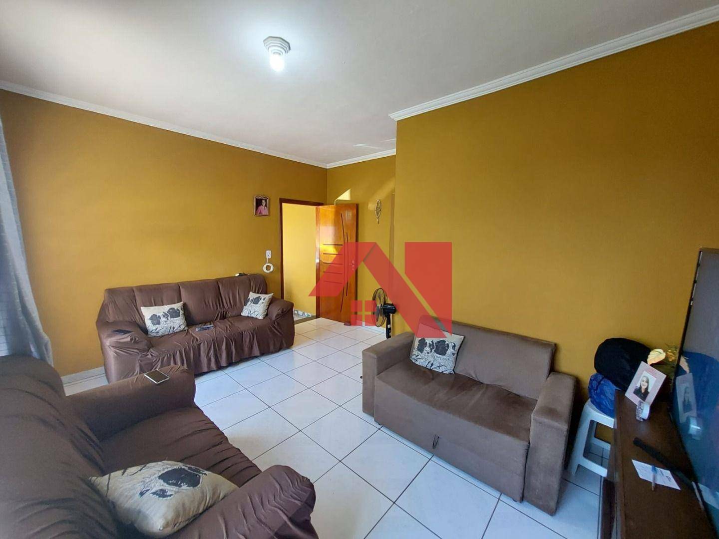 Casa à venda com 3 quartos, 107m² - Foto 1