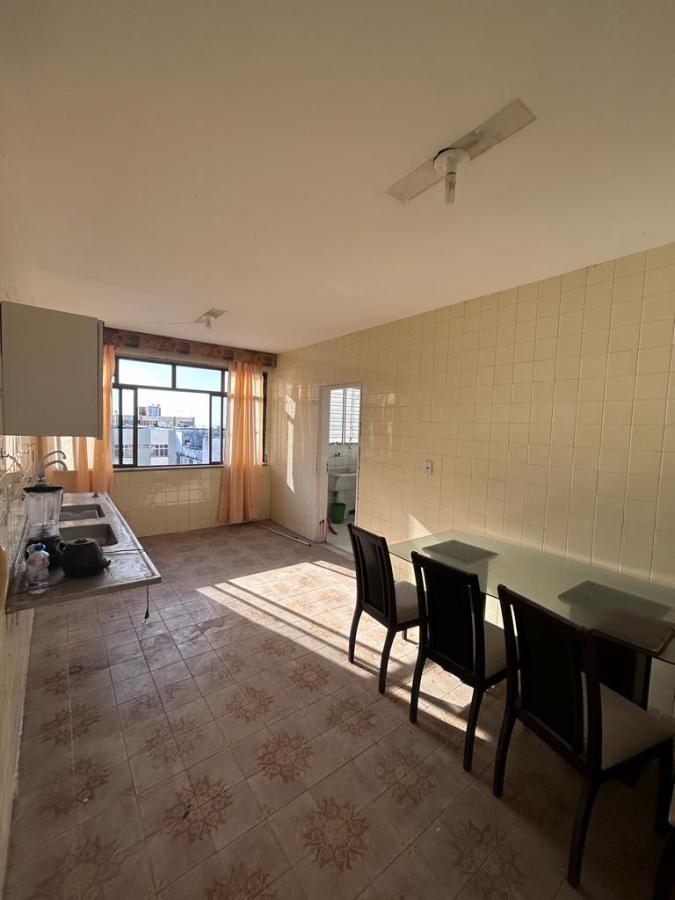 Apartamento à venda com 4 quartos, 183m² - Foto 4