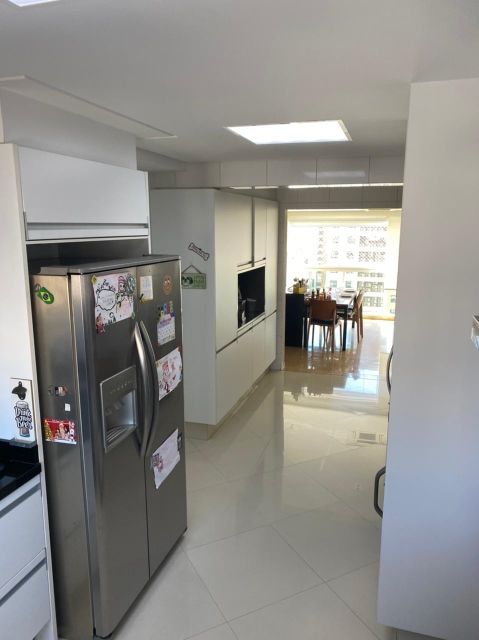 Apartamento à venda com 3 quartos, 202m² - Foto 5