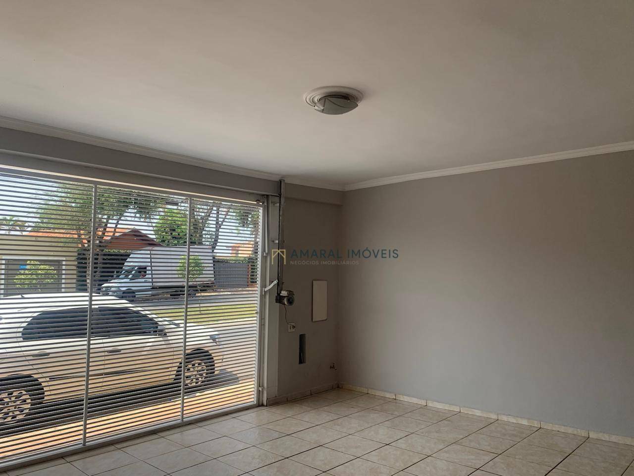 Casa à venda e aluguel com 2 quartos, 140m² - Foto 2