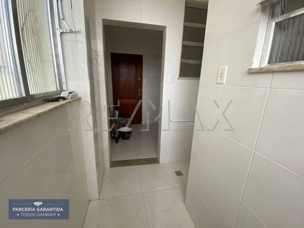 Apartamento para alugar com 2 quartos, 65m² - Foto 14