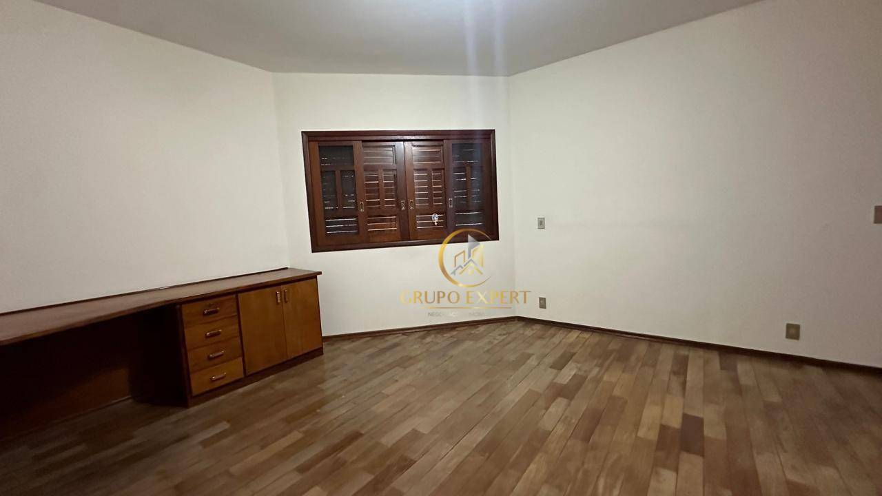 Sobrado à venda e aluguel com 4 quartos, 300m² - Foto 14