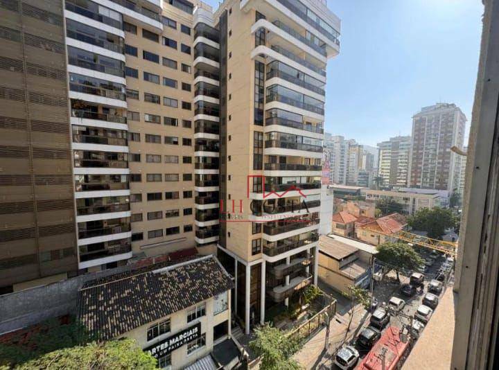 Apartamento à venda com 2 quartos, 70m² - Foto 1