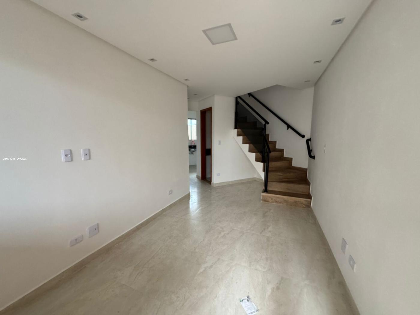 Casa à venda com 2 quartos, 60m² - Foto 3