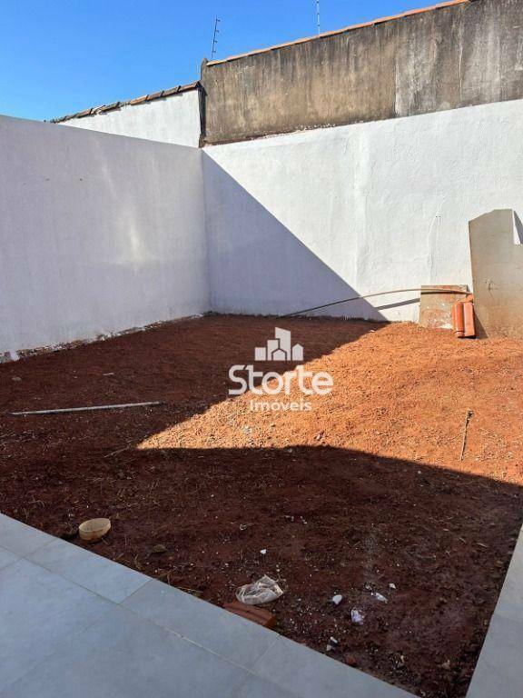 Casa à venda com 3 quartos, 125m² - Foto 11