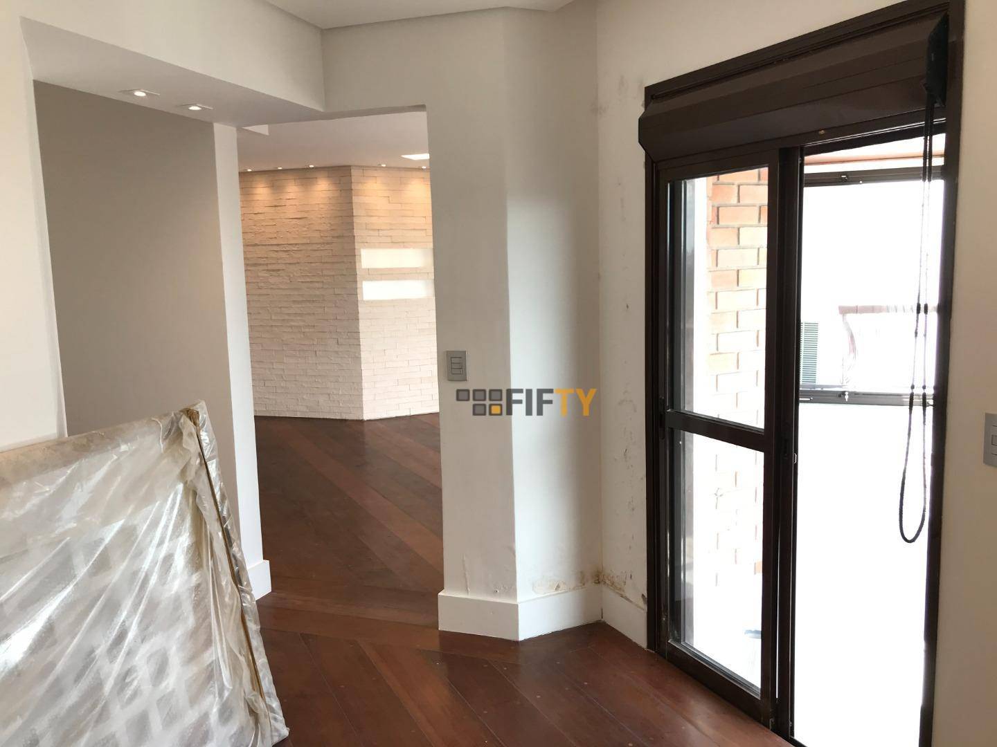 Apartamento à venda com 3 quartos, 136m² - Foto 9