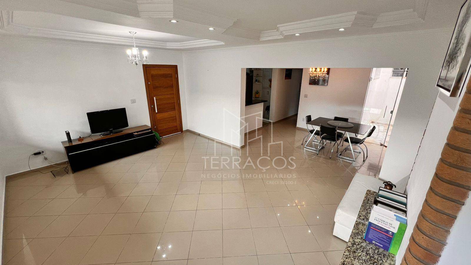 Casa à venda e aluguel com 3 quartos, 320m² - Foto 4