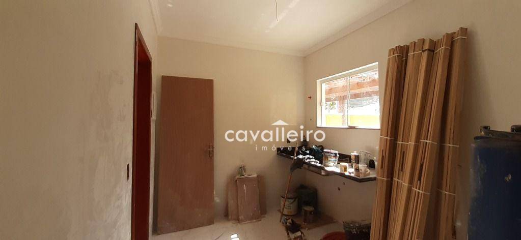 Casa à venda com 2 quartos, 68m² - Foto 5