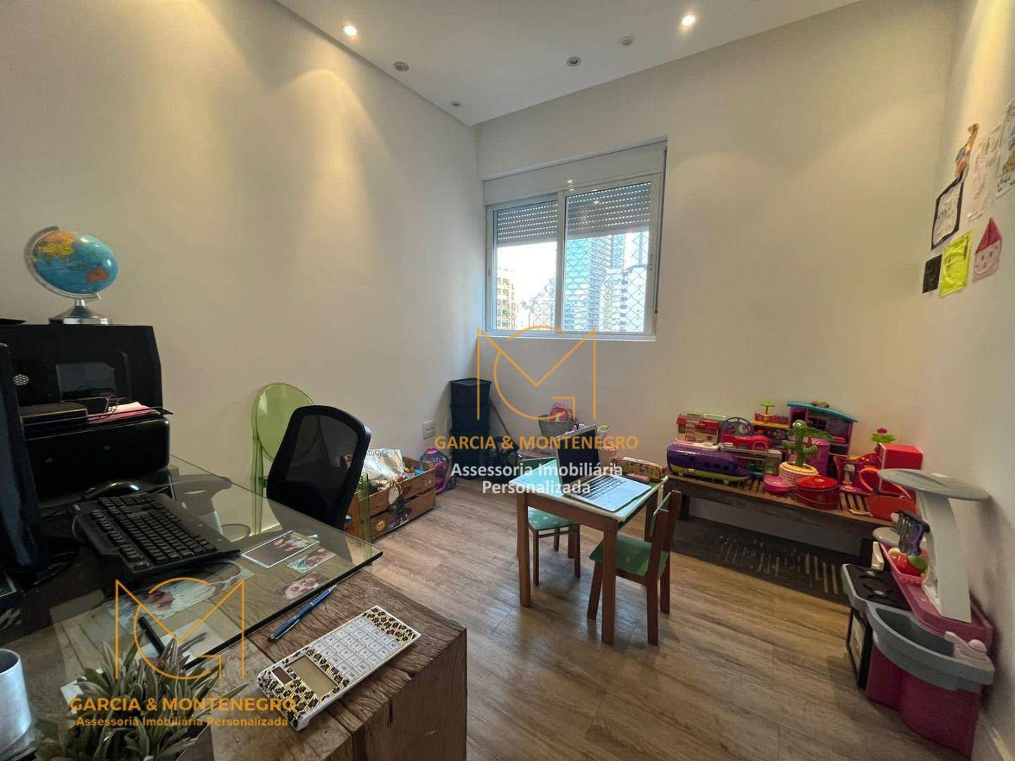 Apartamento à venda com 3 quartos, 140m² - Foto 2