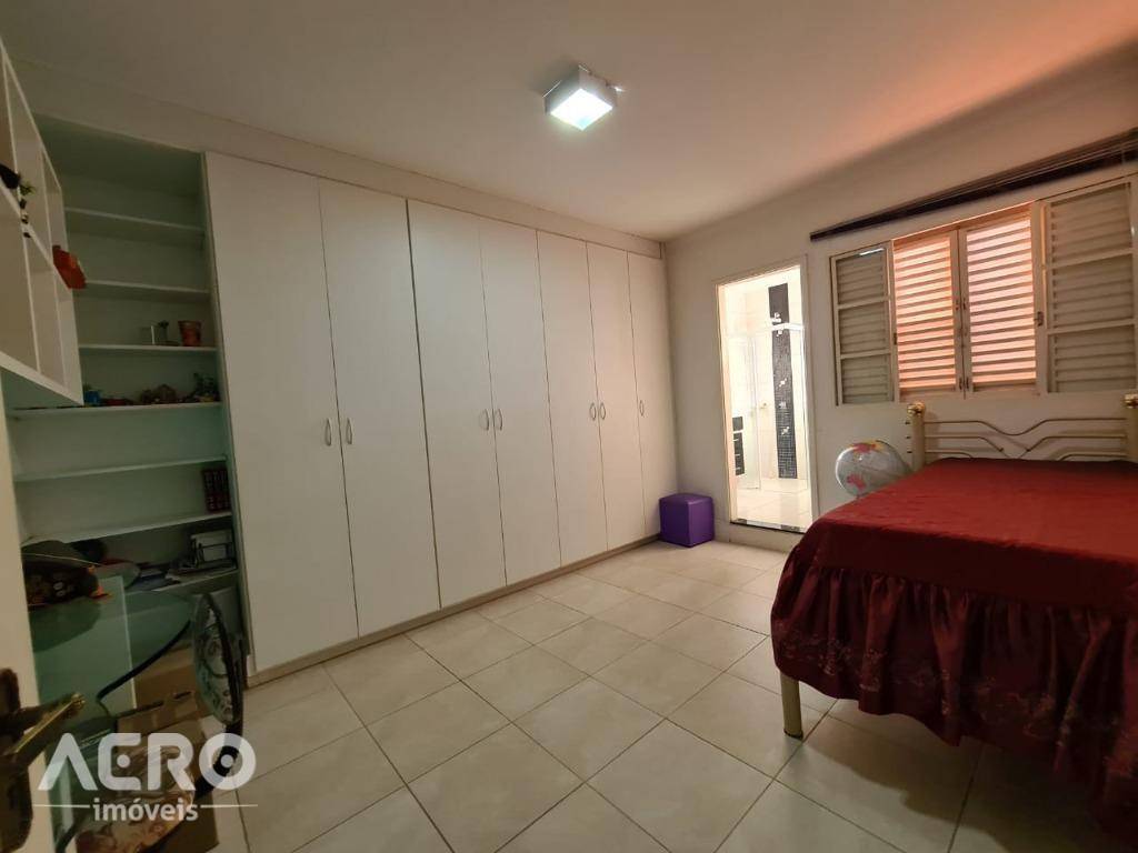 Casa à venda com 3 quartos, 195m² - Foto 21