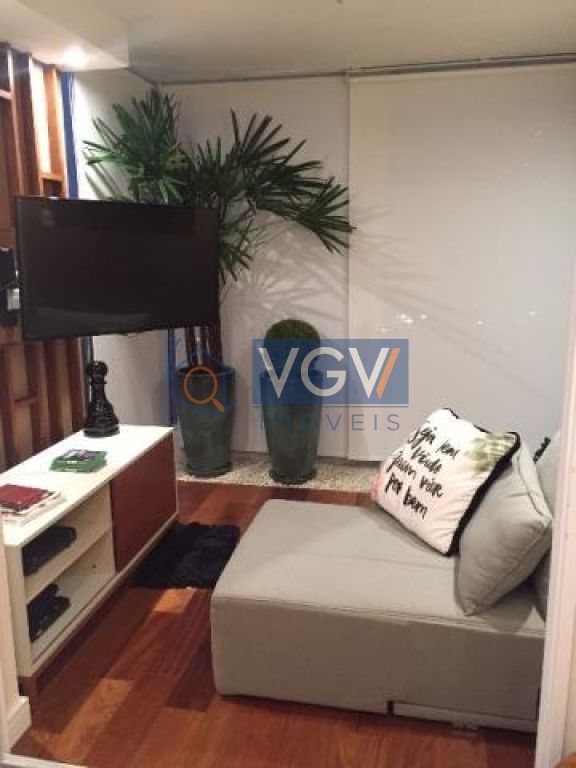 Apartamento à venda com 3 quartos, 70m² - Foto 2