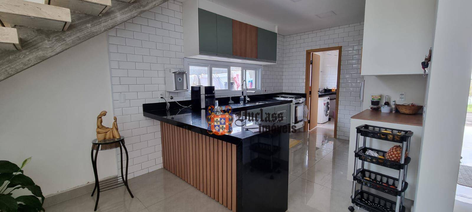 Casa de Condomínio à venda com 3 quartos, 240m² - Foto 17