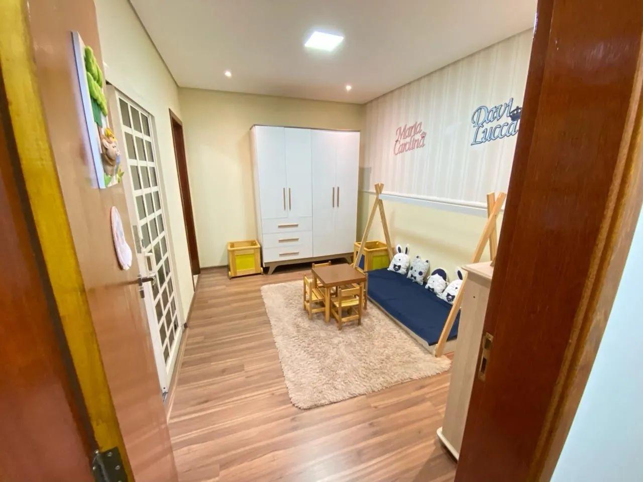 Casa à venda com 2 quartos, 214m² - Foto 4