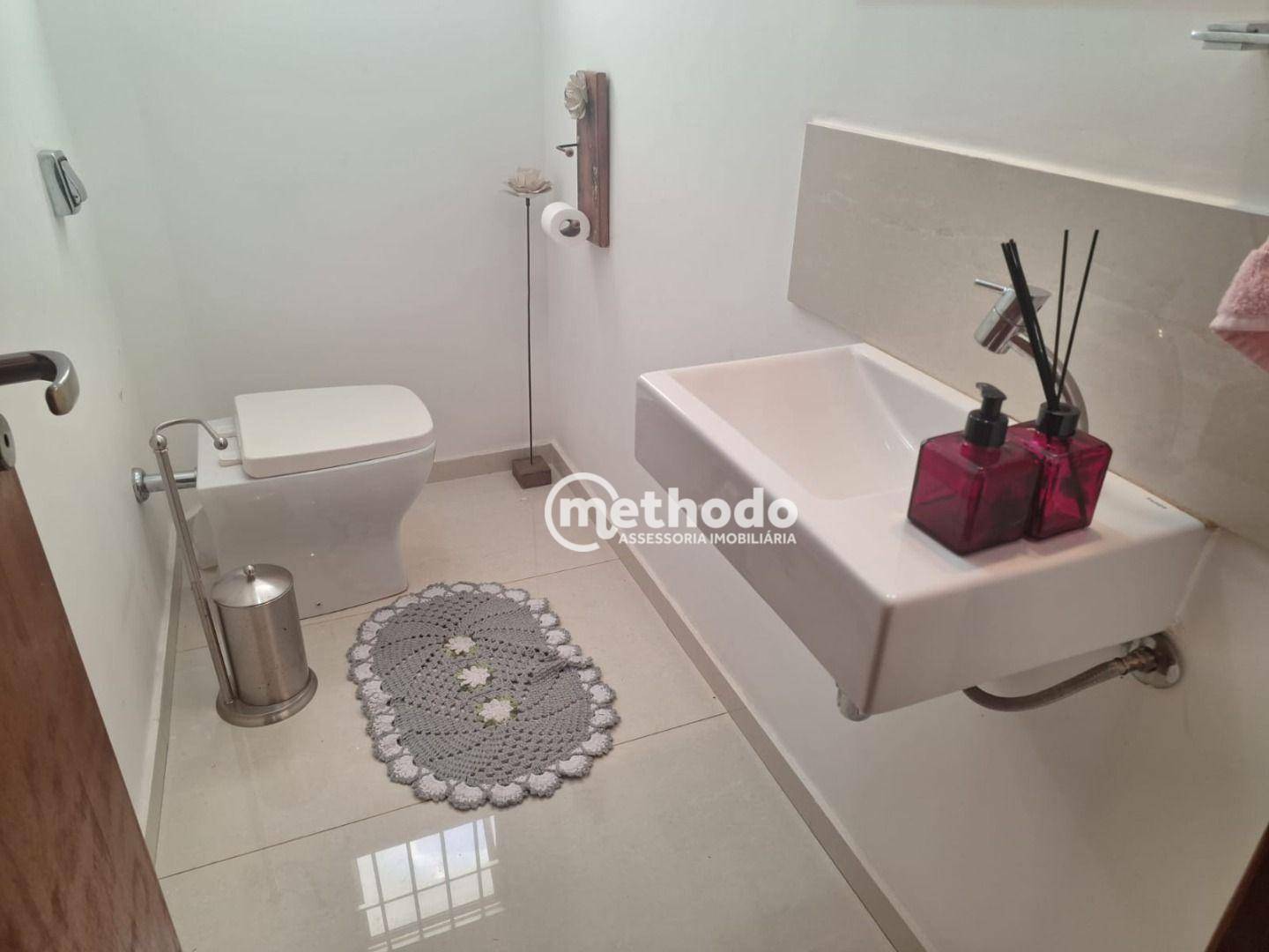 Casa à venda com 3 quartos, 220m² - Foto 11