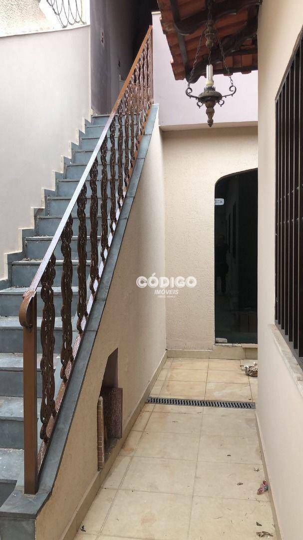 Casa à venda e aluguel com 3 quartos, 250m² - Foto 14