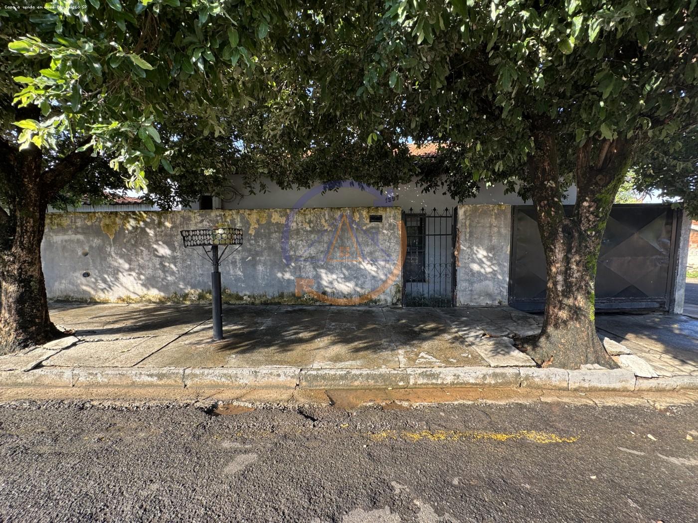 Casa à venda com 2 quartos, 247m² - Foto 2