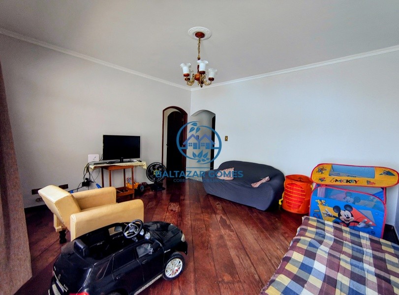 Casa à venda com 3 quartos, 500m² - Foto 2