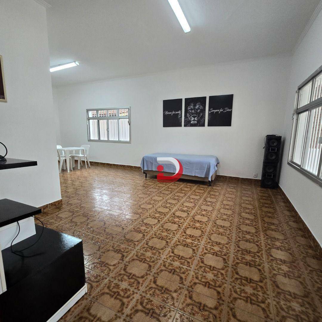 Casa para alugar com 3 quartos, 250m² - Foto 6