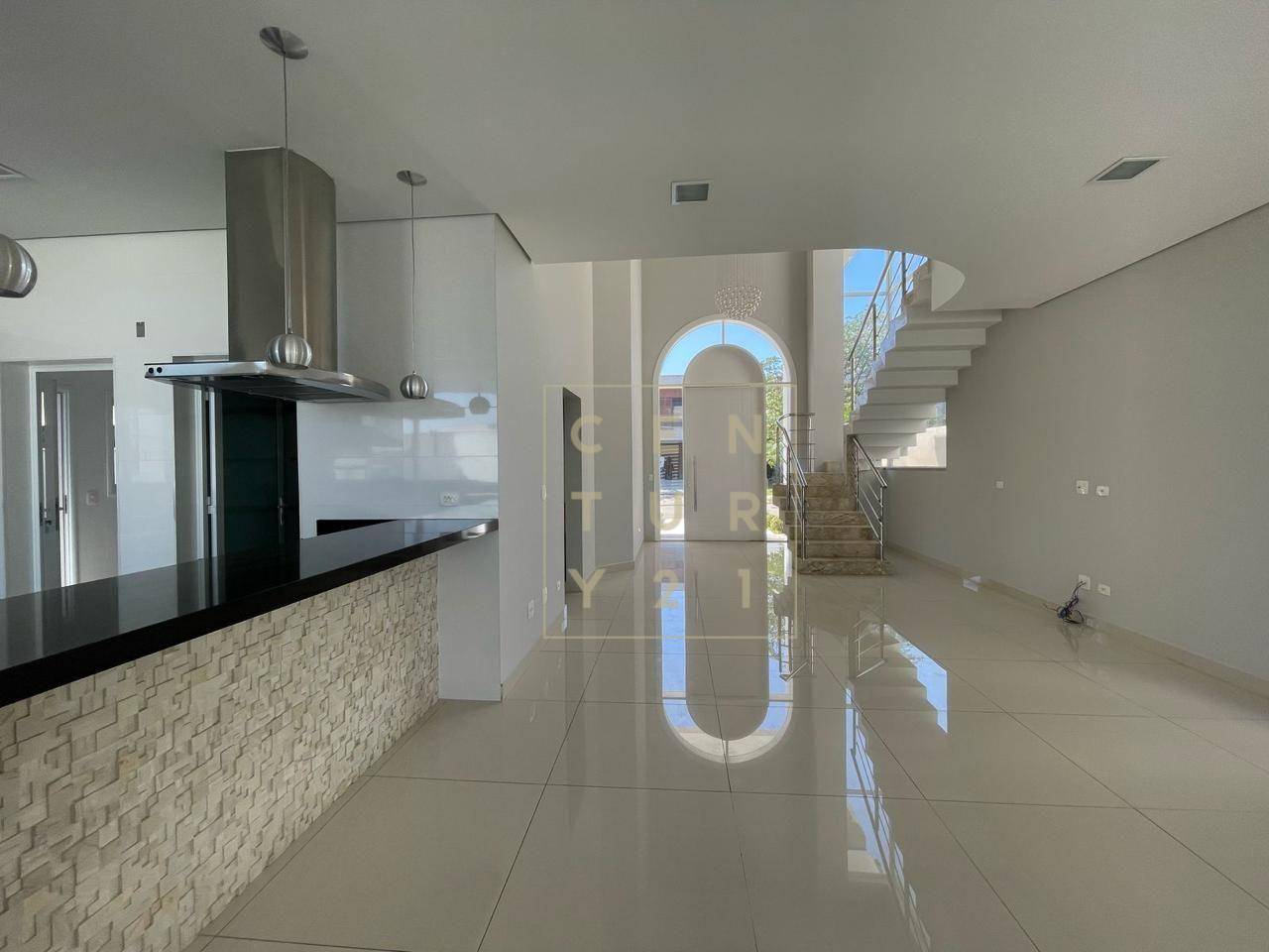 Casa de Condomínio à venda e aluguel com 3 quartos, 226m² - Foto 1
