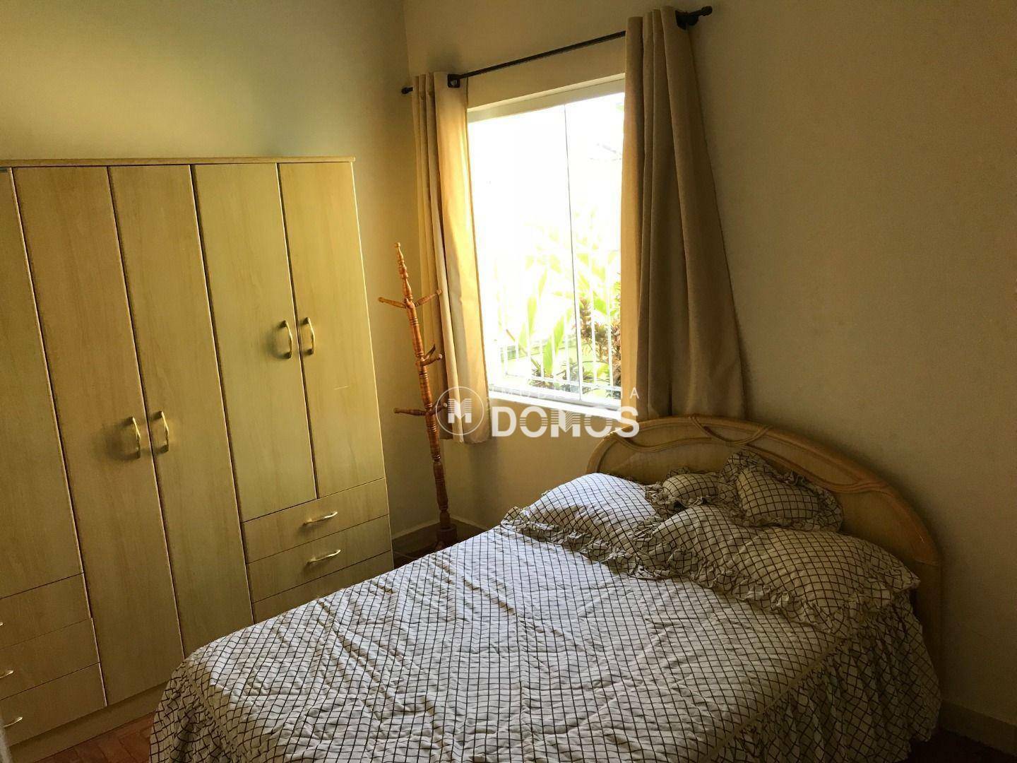 Casa à venda com 4 quartos, 250m² - Foto 14