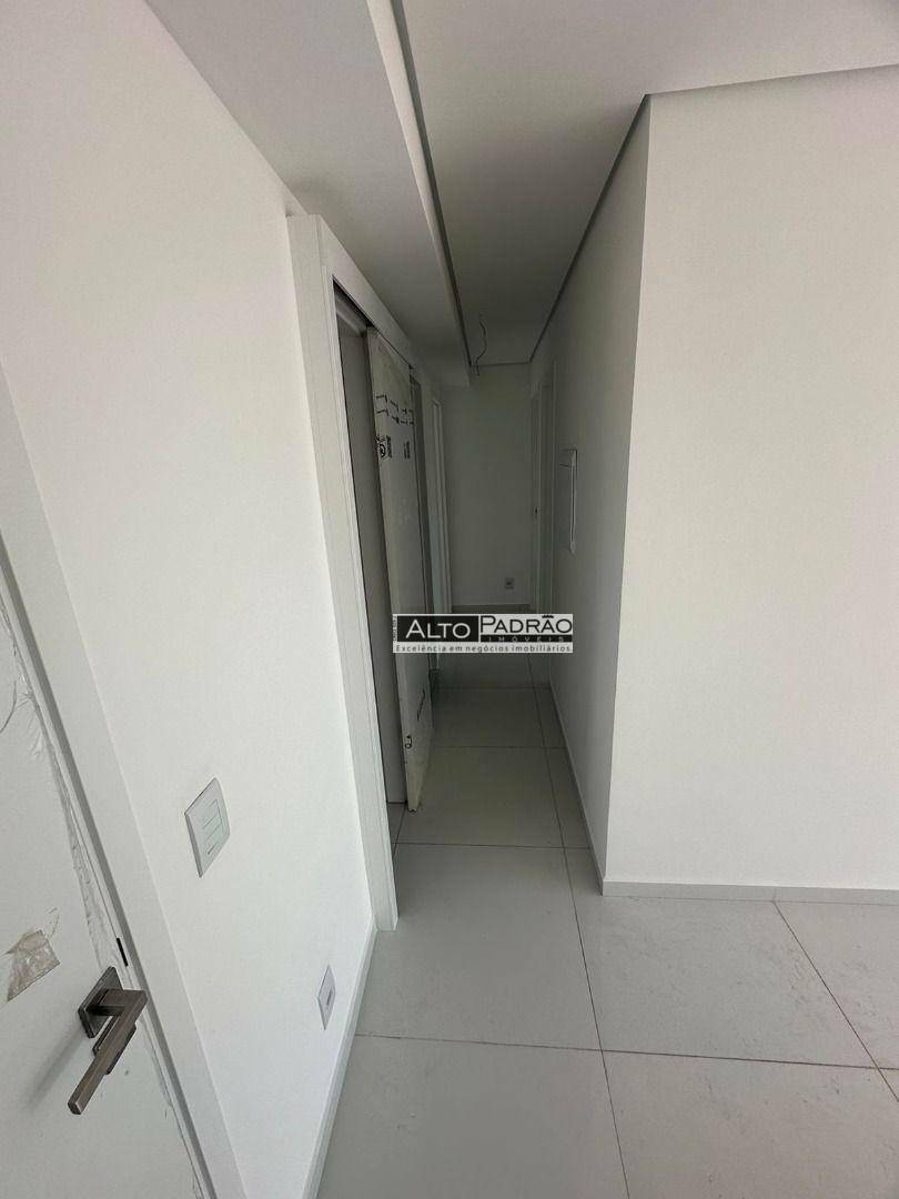 Apartamento à venda com 3 quartos, 83m² - Foto 19