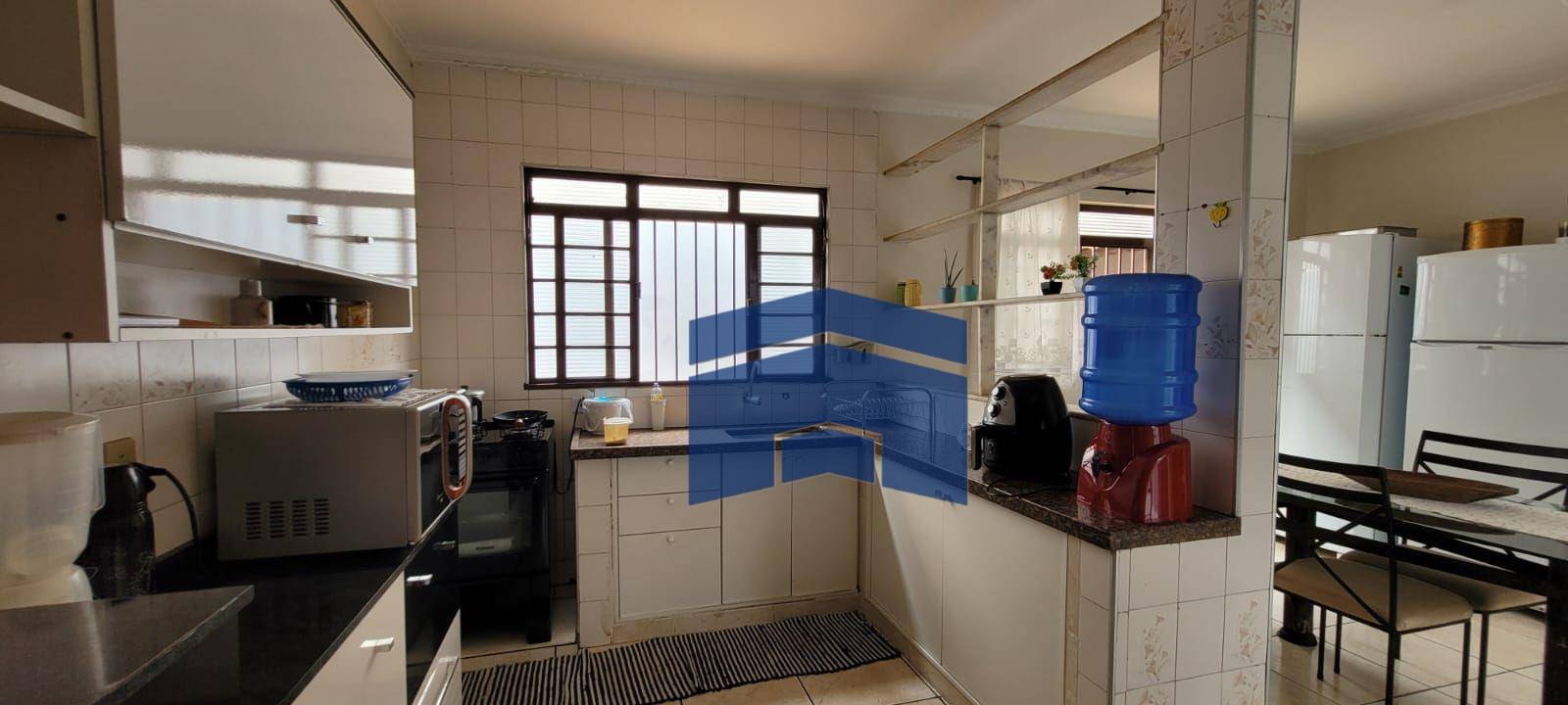 Casa à venda com 3 quartos, 193m² - Foto 9