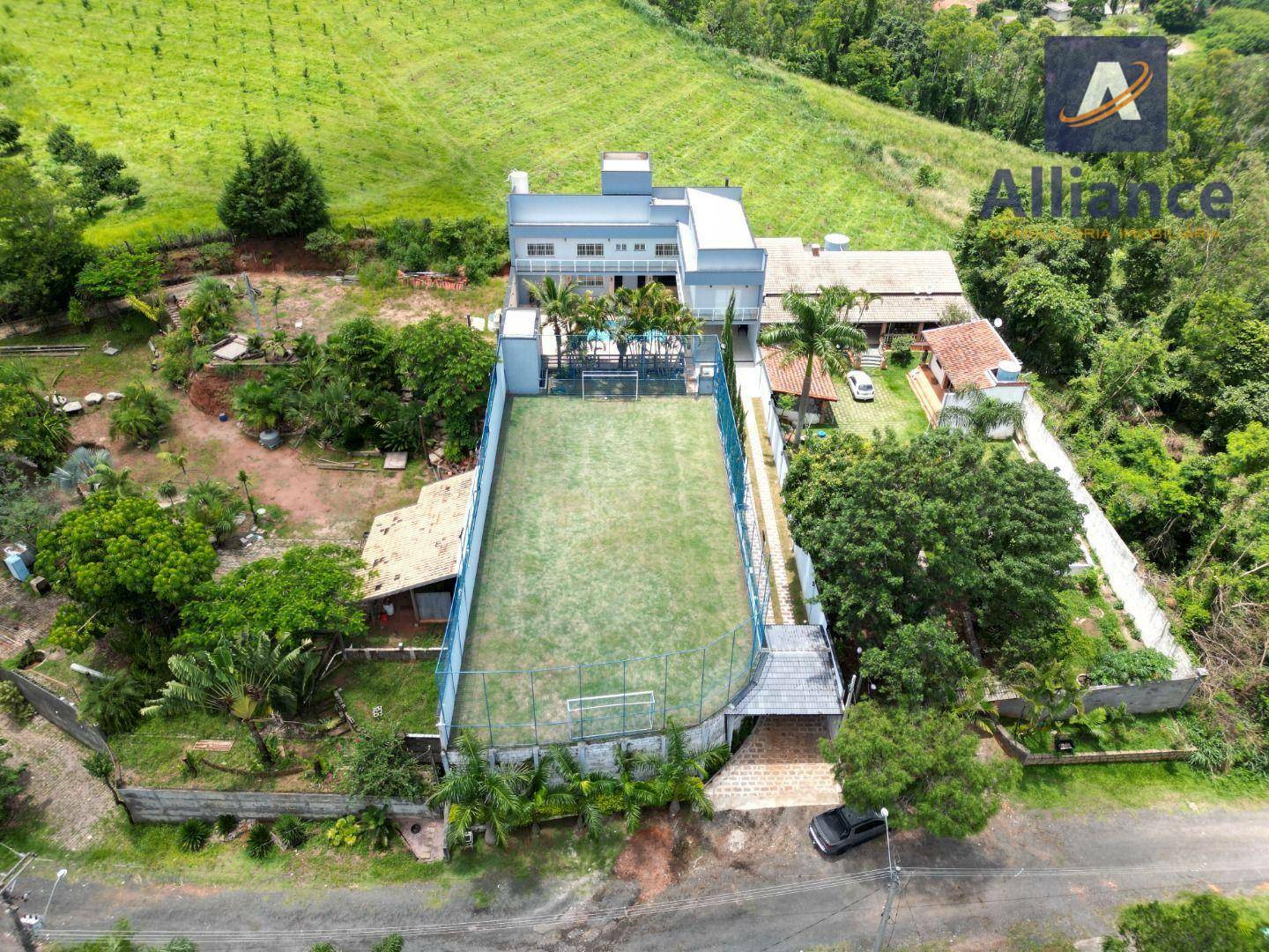 Chácara à venda com 3 quartos, 400m² - Foto 1